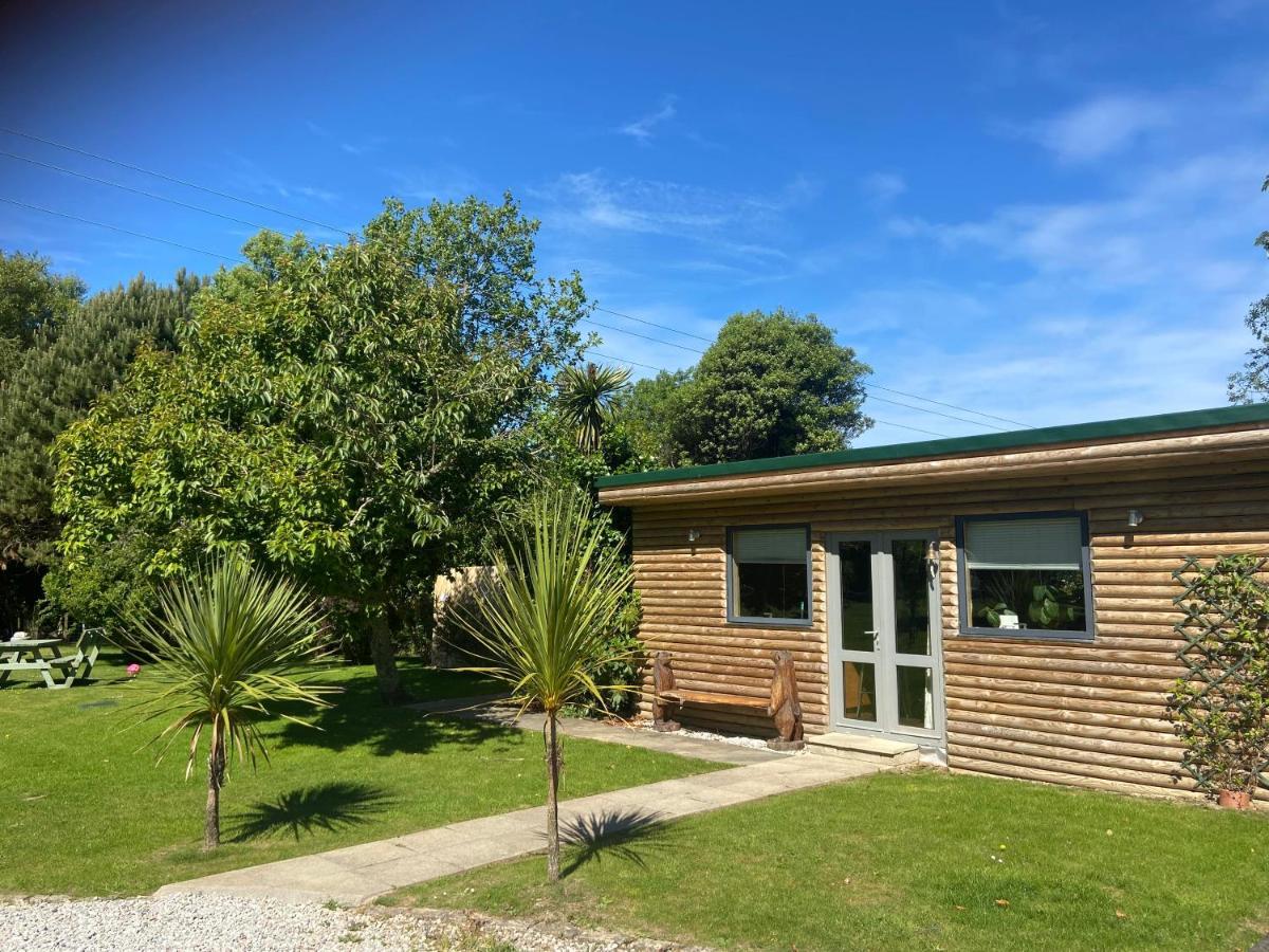 The Countryside Cabin With Private Hot Tub Apartment Newquay  Exterior photo