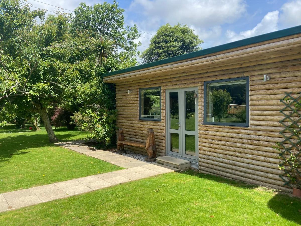 The Countryside Cabin With Private Hot Tub Apartment Newquay  Exterior photo